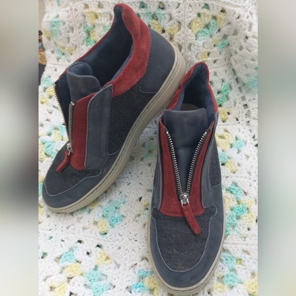 Earth Women's Zane Navy/Red Leather Sneakers Size 10 B US - Picture 2 of 15